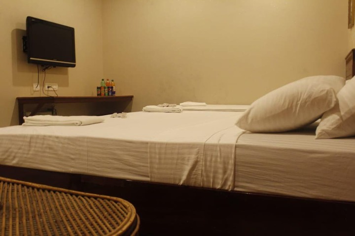 Room 3 of 16