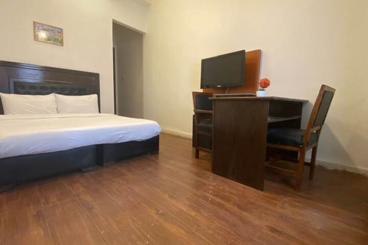 Room 15 of 42