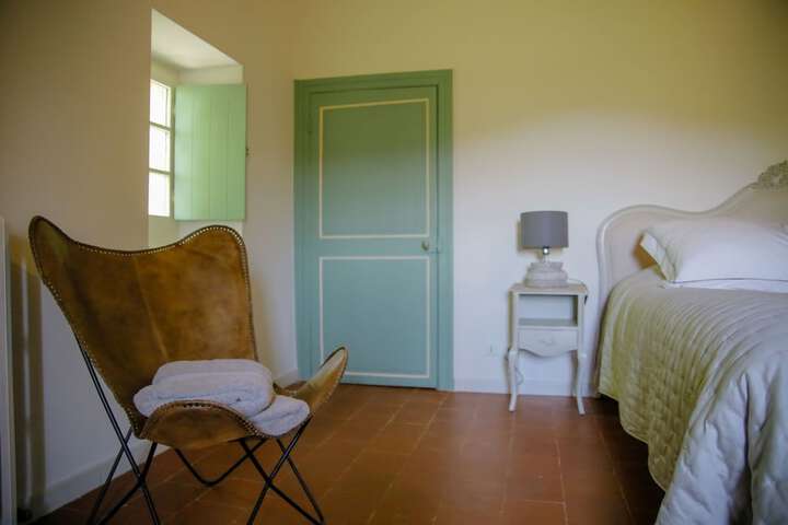 Room 9 of 31