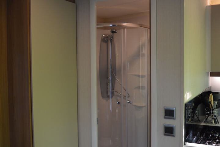 Room 9 of 12