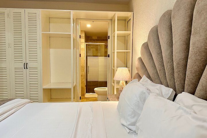 Room 27 of 162