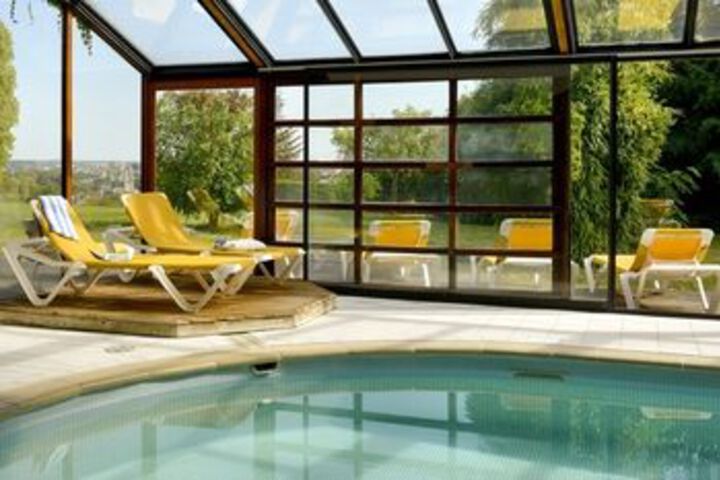 Hotel Pool