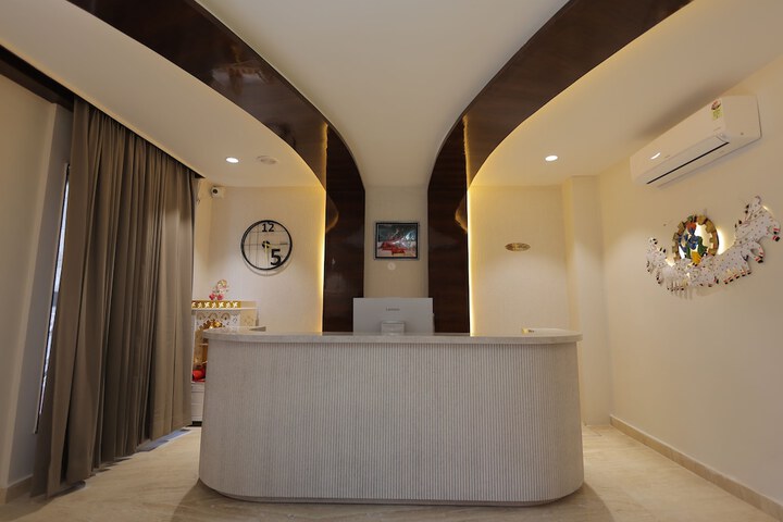 Hotel Interior 4 of 83