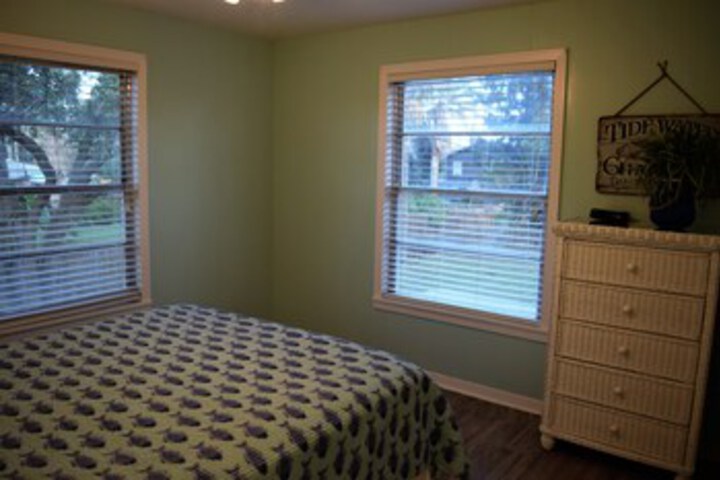 Room 54 of 76