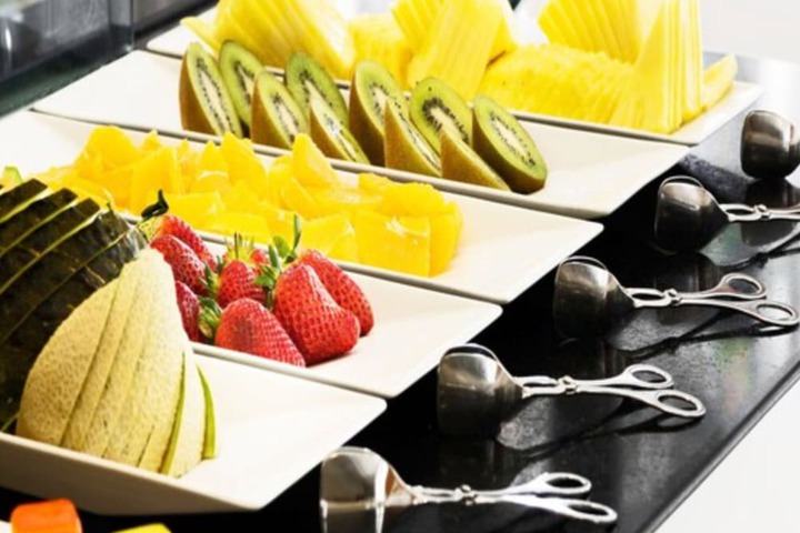 Dining 63 of 89