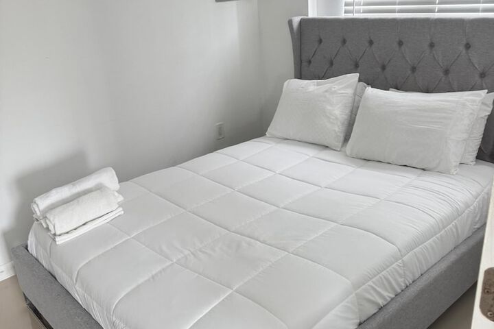 Room 3 of 65