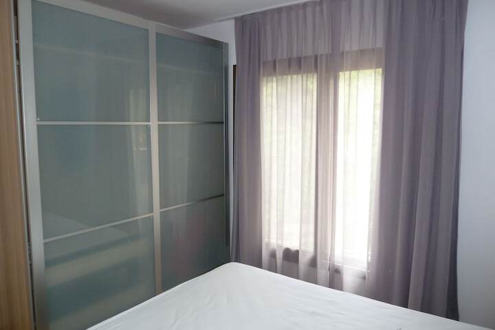 Room 5 of 94
