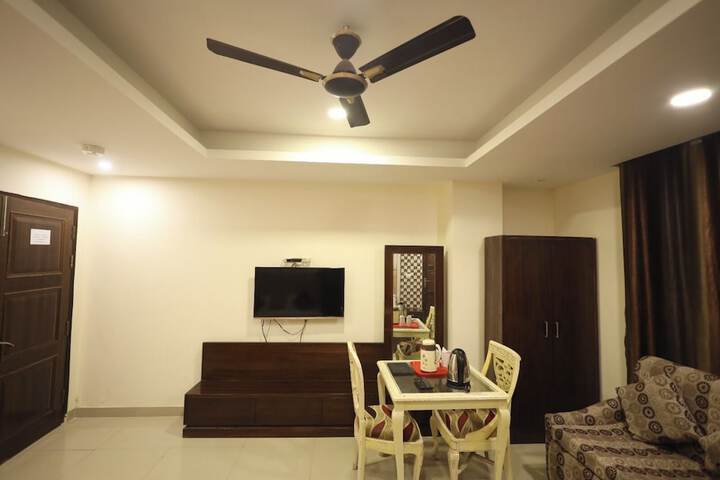 Room 10 of 21