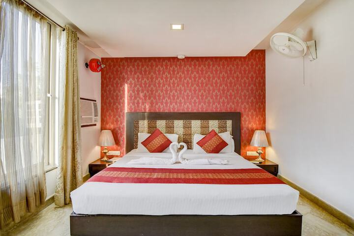 Room 5 of 44