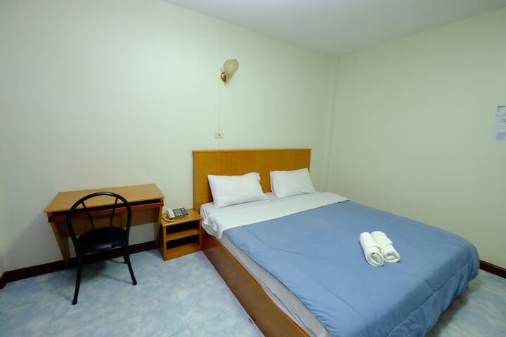 Room 5 of 19