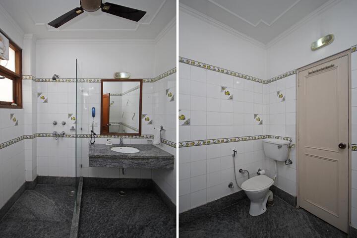 Room 2 of 5