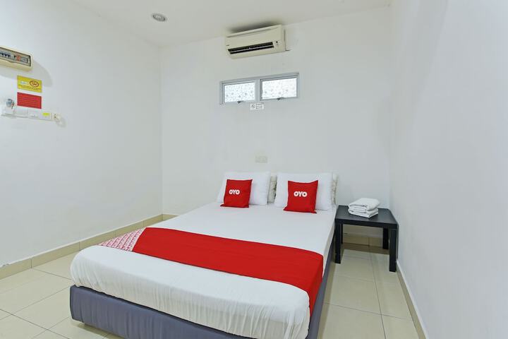Room 17 of 28