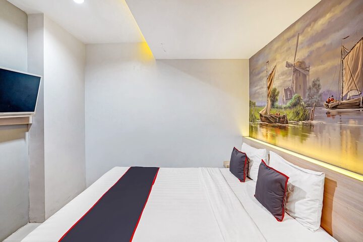 Room 7 of 19