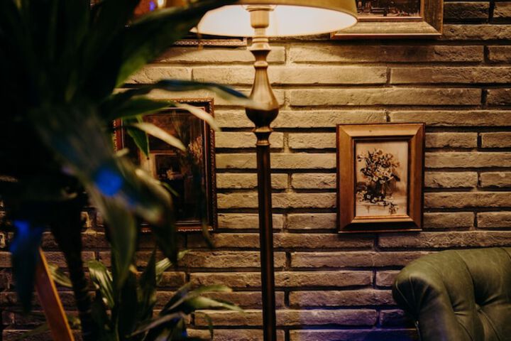 Lounge 105 of 120