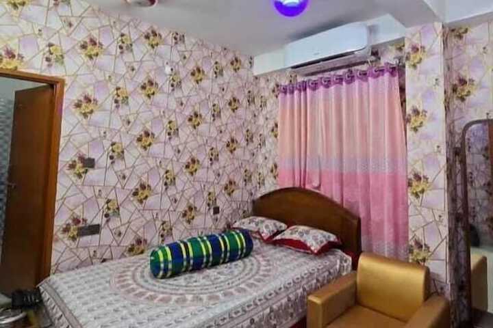 Room 12 of 14