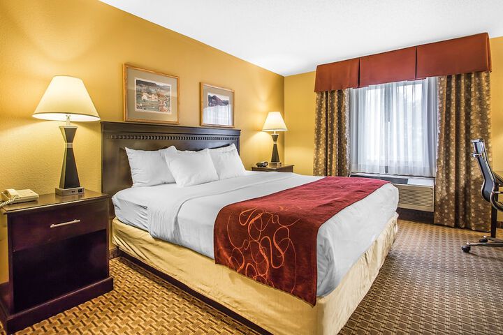 1 King Bed Suite (28 of 37)