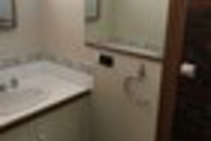 Room 17 of 18