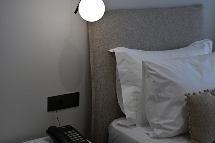 Room 16 of 66