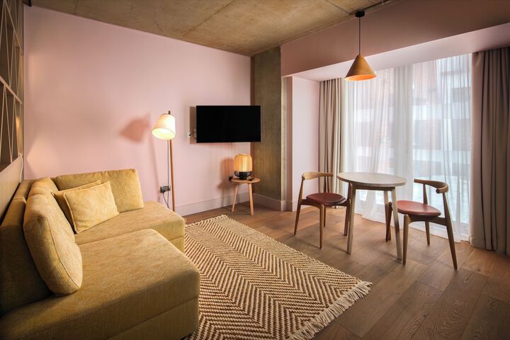 Room 45 of 66