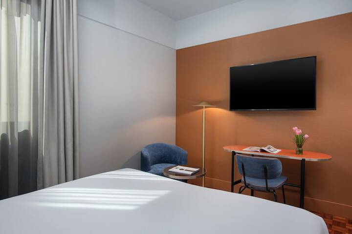 Room 37 of 79