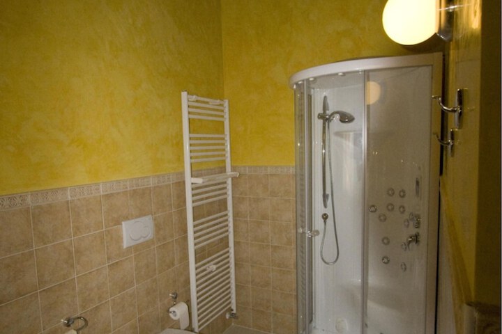 Room 12 of 44