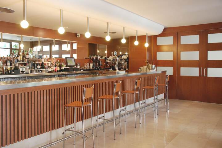 Lounge 41 of 55