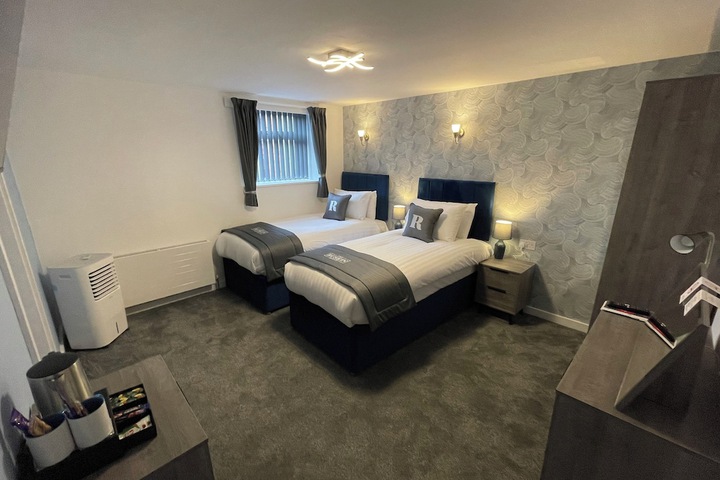 Room 32 of 83