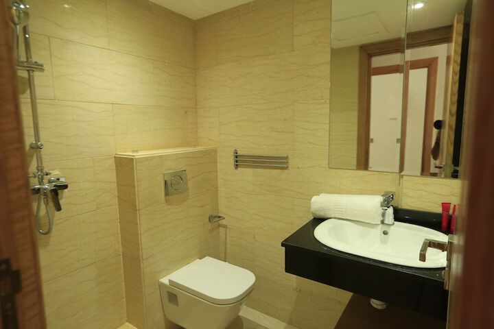 Room 14 of 32