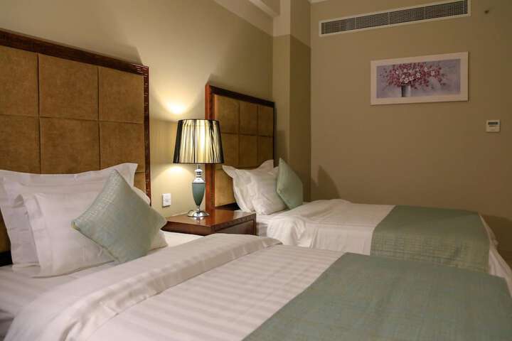 Room 27 of 61