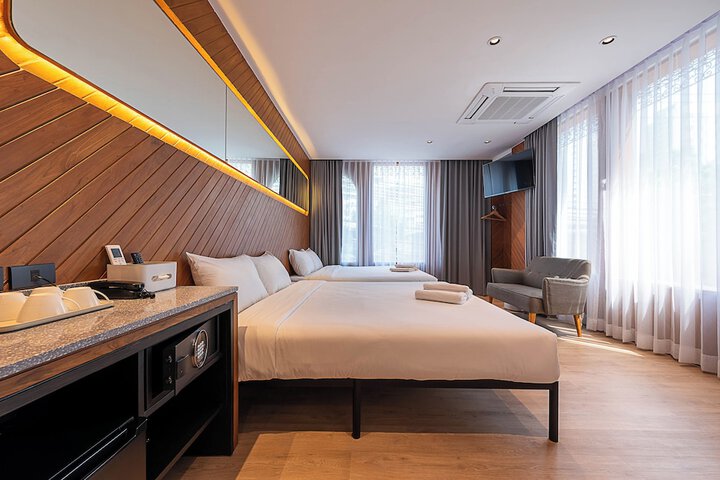 Room 3 of 27
