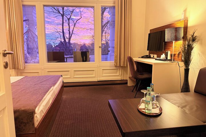 Room 19 of 49
