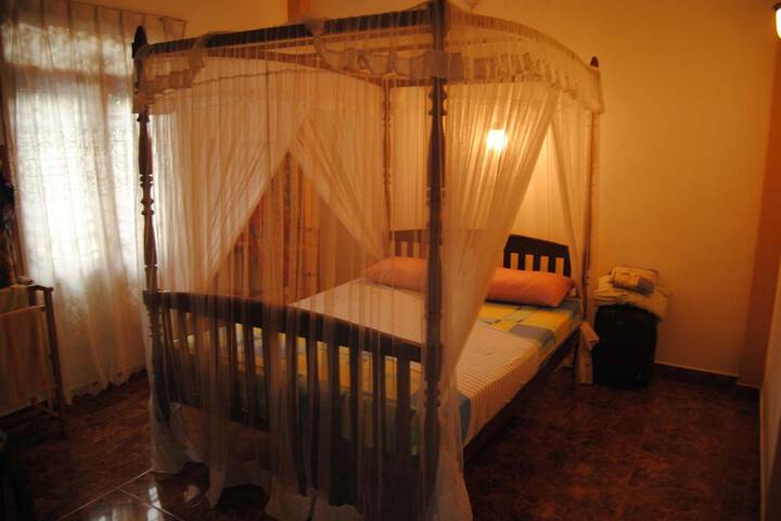 Room 5 of 17
