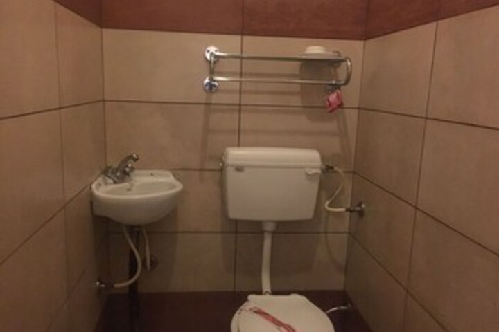 Room 3 of 9
