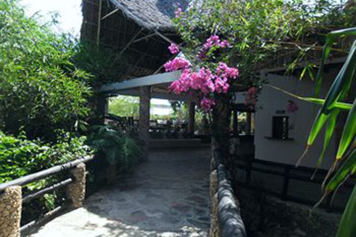 Hotel Exterior 18 of 60