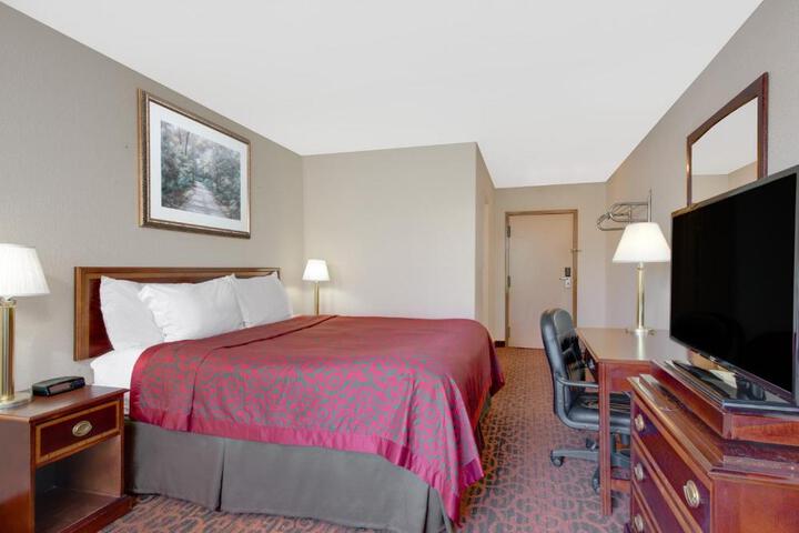 2 Double Beds (2 of 3)