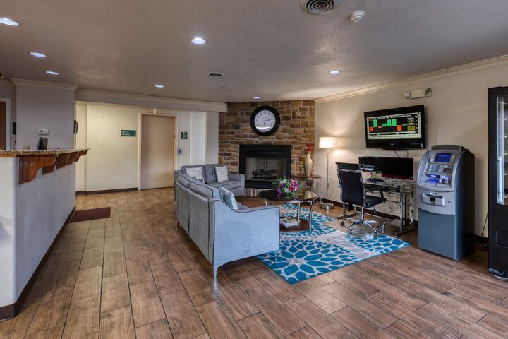 Business Center 67 of 73