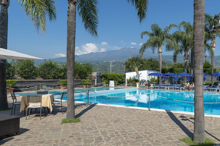 Pool Hotel