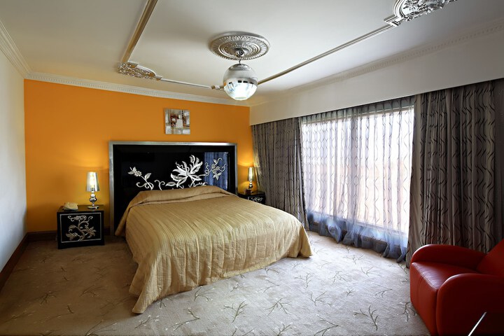 Room 7 of 15