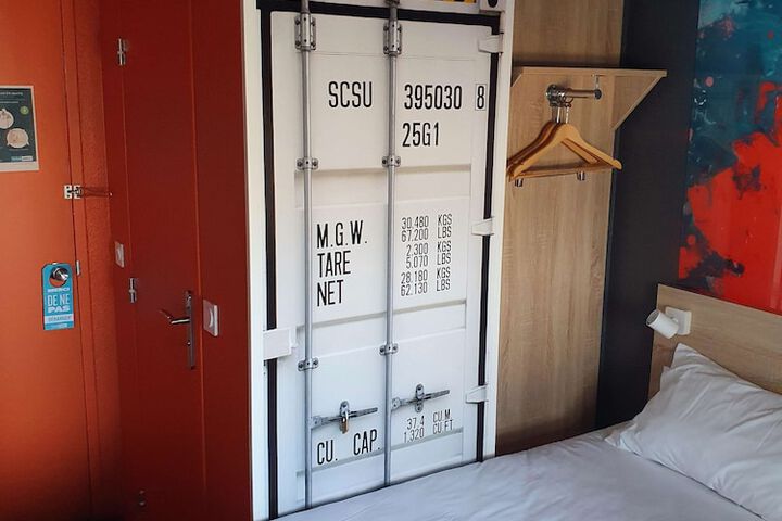 Room 17 of 63