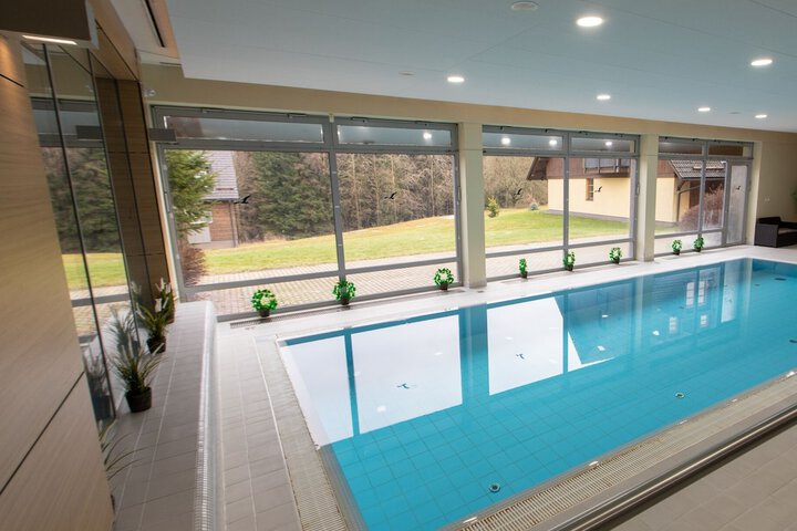Pool 166 of 194