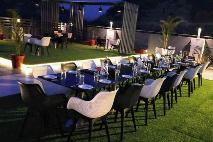 Dining 98 of 112