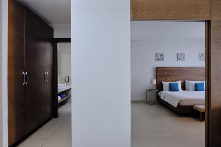 Room 18 of 110