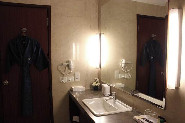 Room 57 of 75