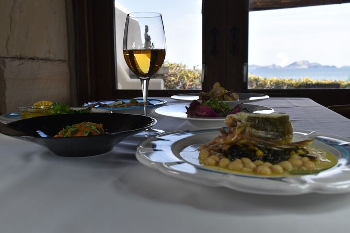 Dining 43 of 67