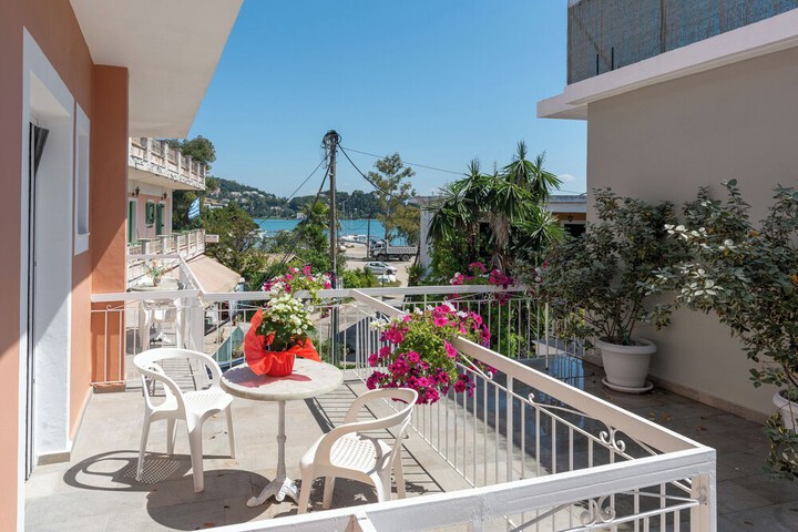 Terrace/Patio 9 of 46