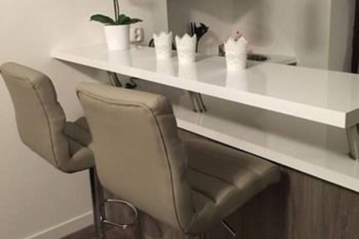 Room 10 of 14