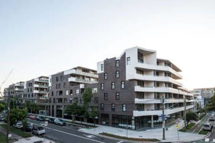 Lrg Modern Inner City Apt + Parking