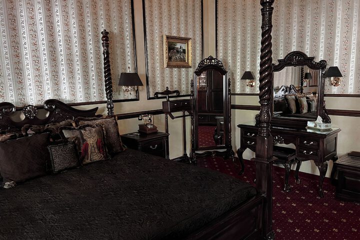 Room 12 of 33