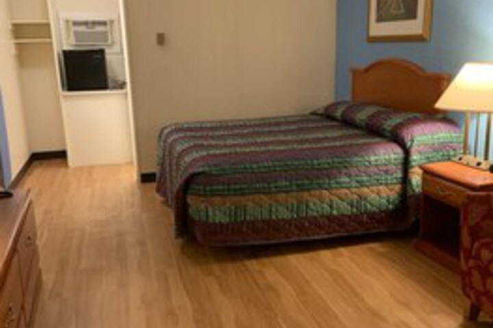 Room 17 of 25