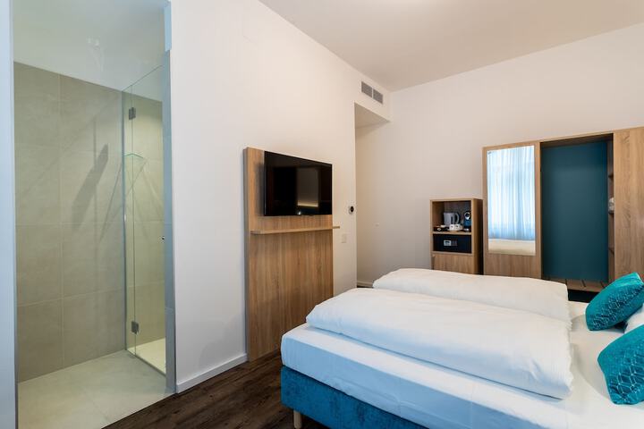 Room 8 of 23